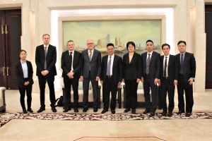 会见全体合影.JPG